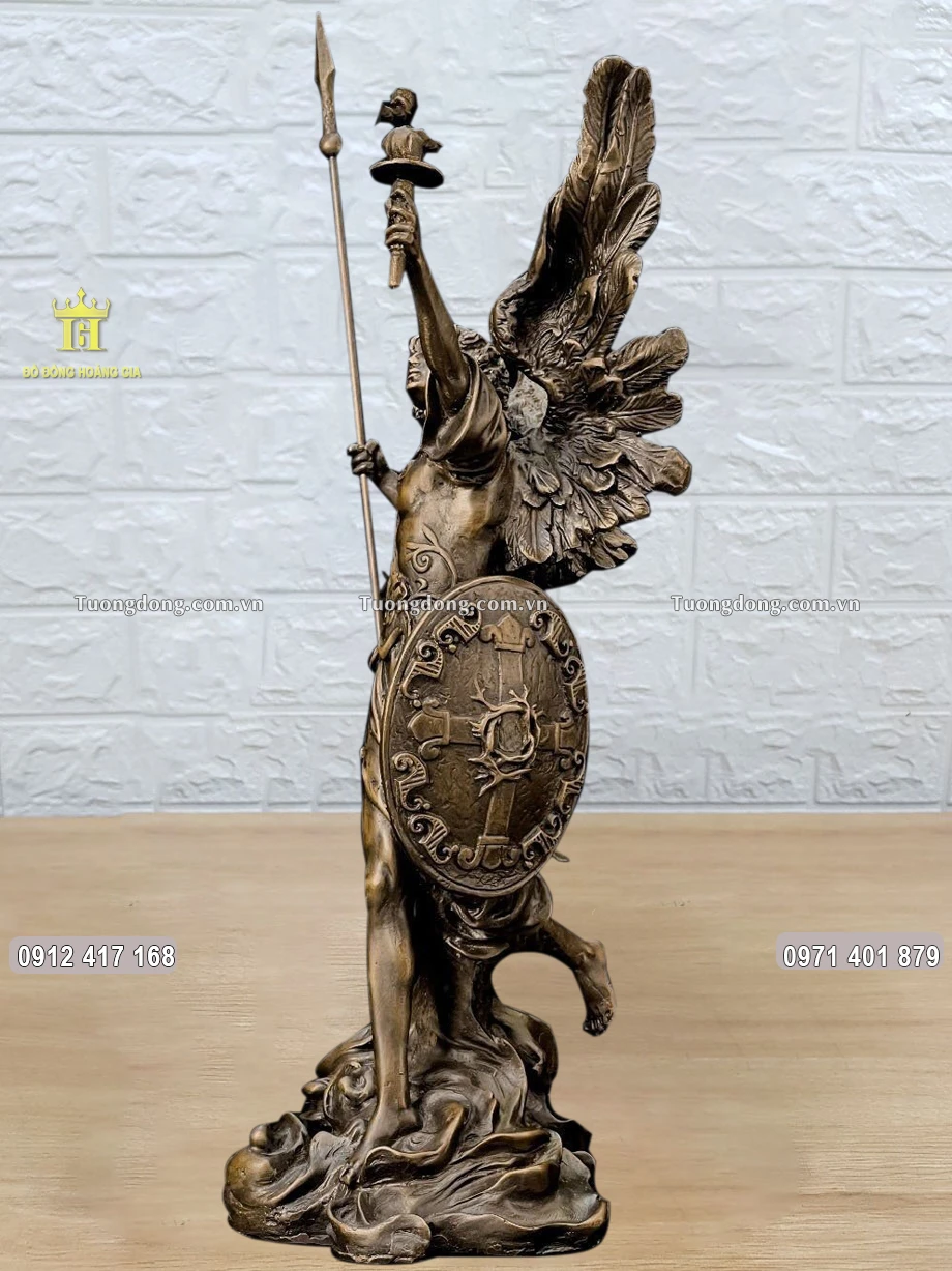 Từng họa tiết hoa văn được chăm chút vô cùng tỉ mỉ